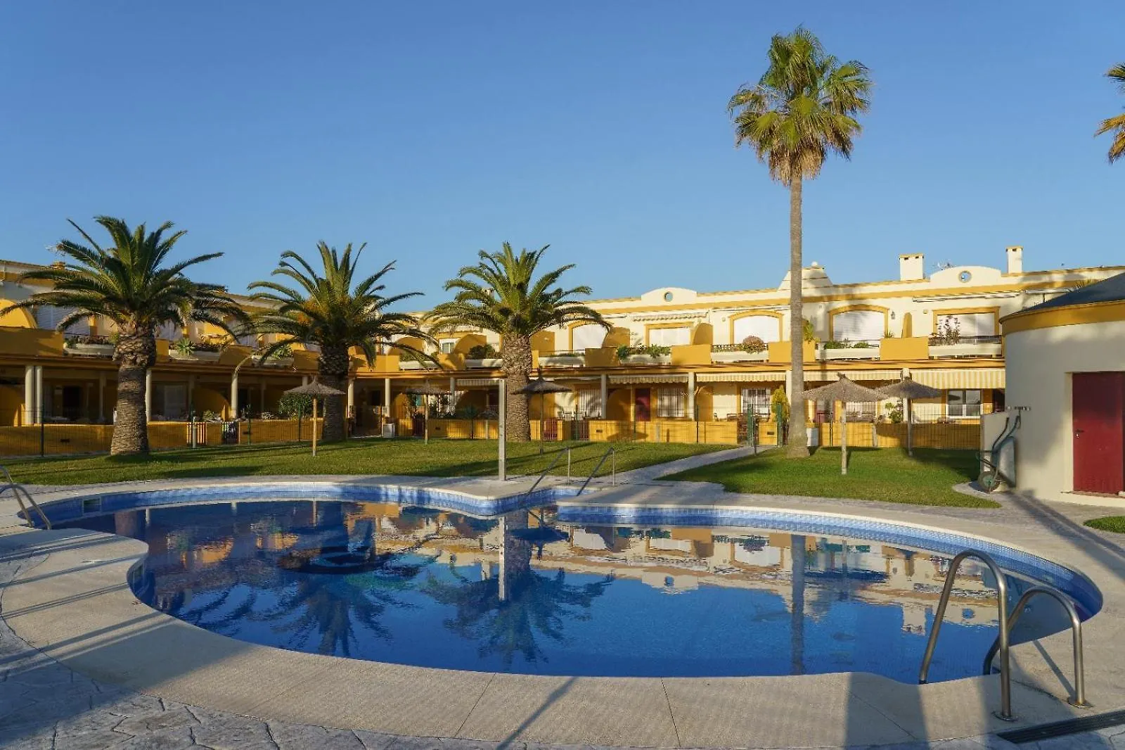 Apartment La Tortuga I, Encantador Apartamento Con Garaje En Primera Linea De Playa Tarifa Spain