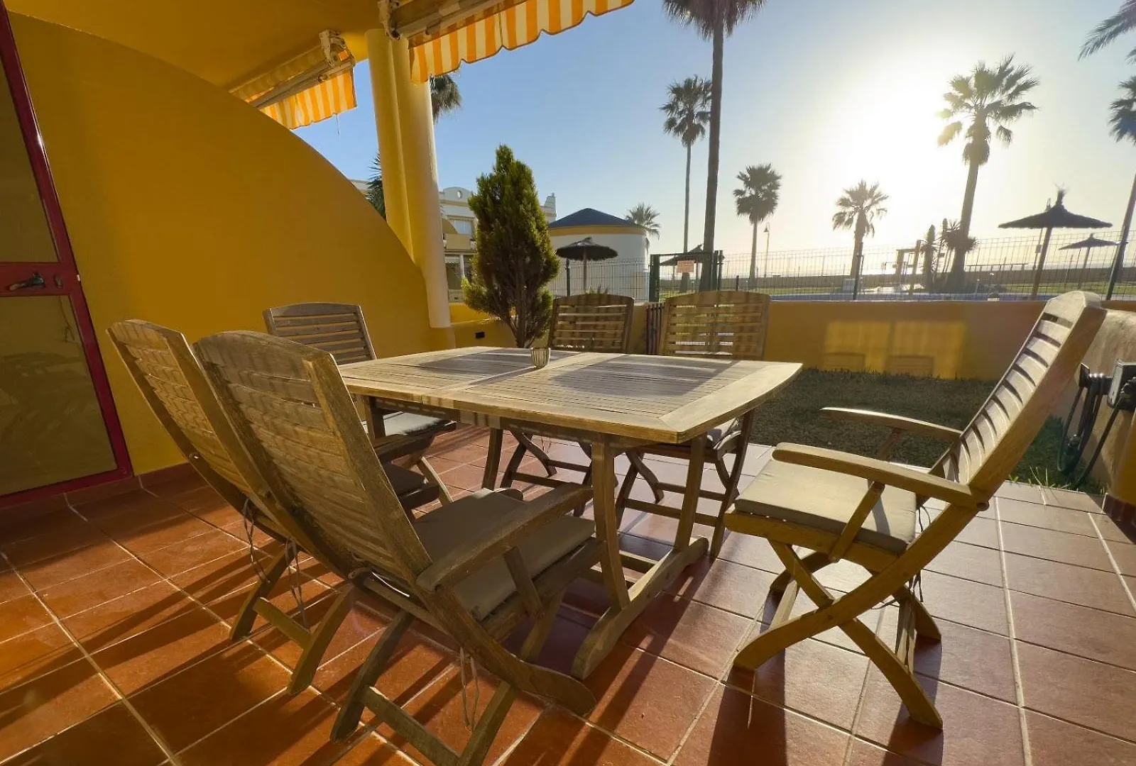 La Tortuga I, Encantador Apartamento Con Garaje En Primera Linea De Playa Tarifa 0*,